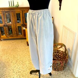 XING LONG Palazzo Cropped Light Grey Embroidered Pants! Large.